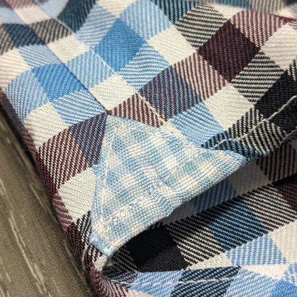 Banana Republic Grant Fit Non Iron Dress Shirt - Picture 5 of 6